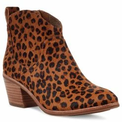 UGG Women's Kingsburg Leopard Boots